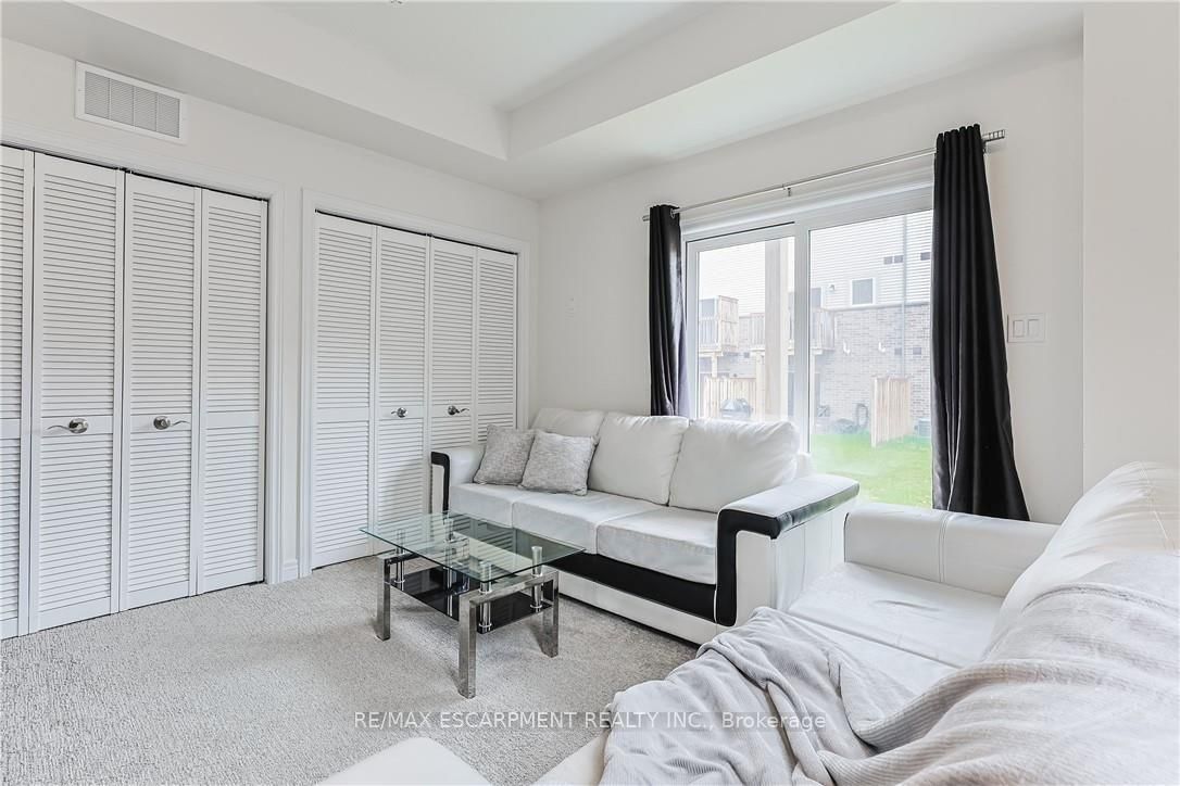 20 BARLEY Lane • Hamilton, ON photo 25