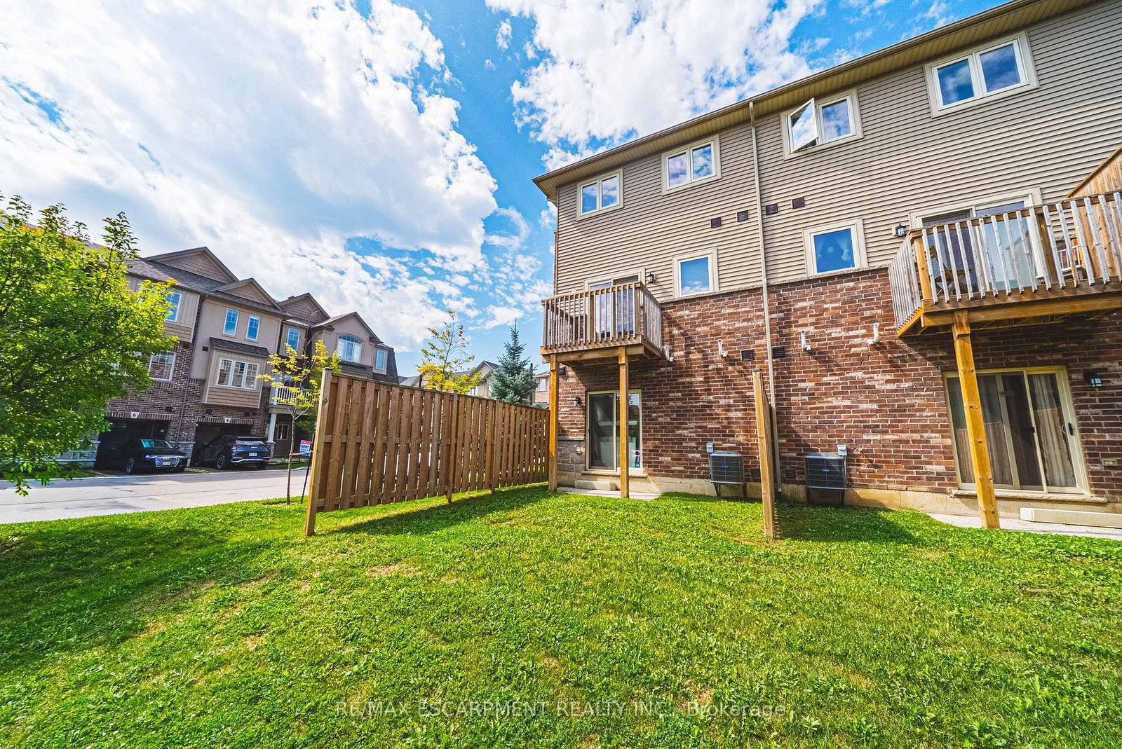 20 BARLEY Lane • Hamilton, ON photo 27