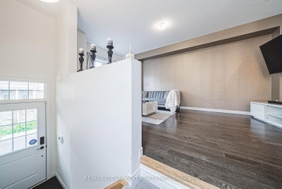 20 BARLEY Lane • Hamilton, ON photo 3