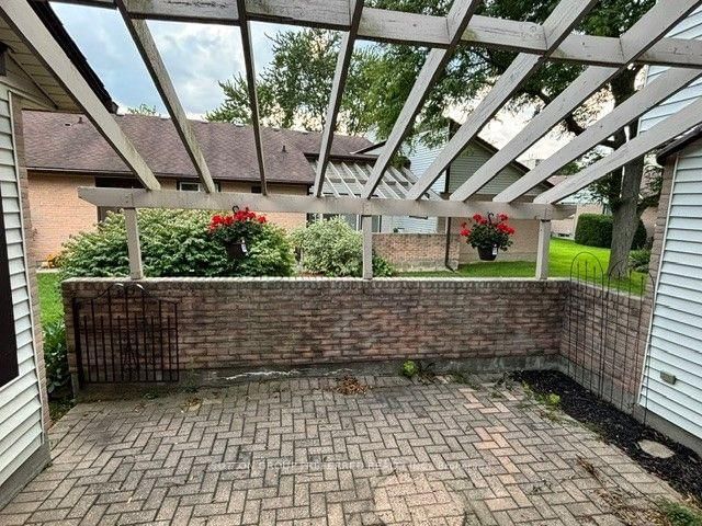 60 Fiddlers Green Road • #40 • London North, ON photo 29
