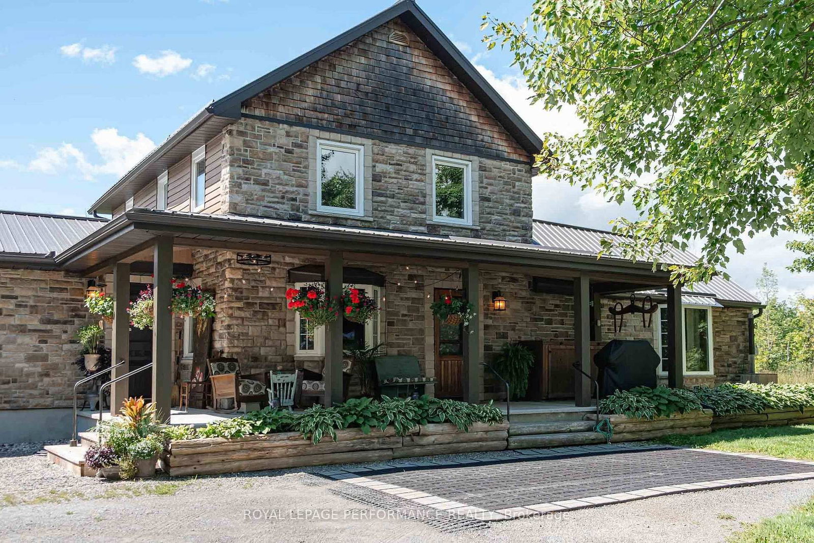 2666 Yorks Corners Road • Ottawa, ON photo 2