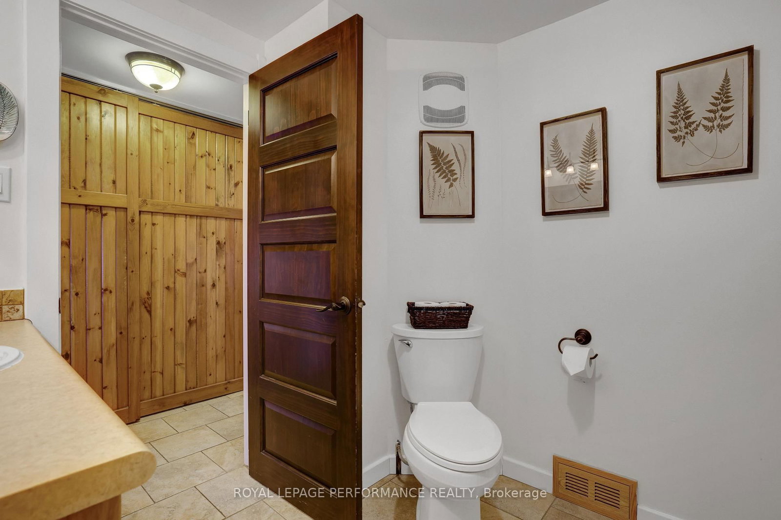 2666 Yorks Corners Road • Ottawa, ON photo 8