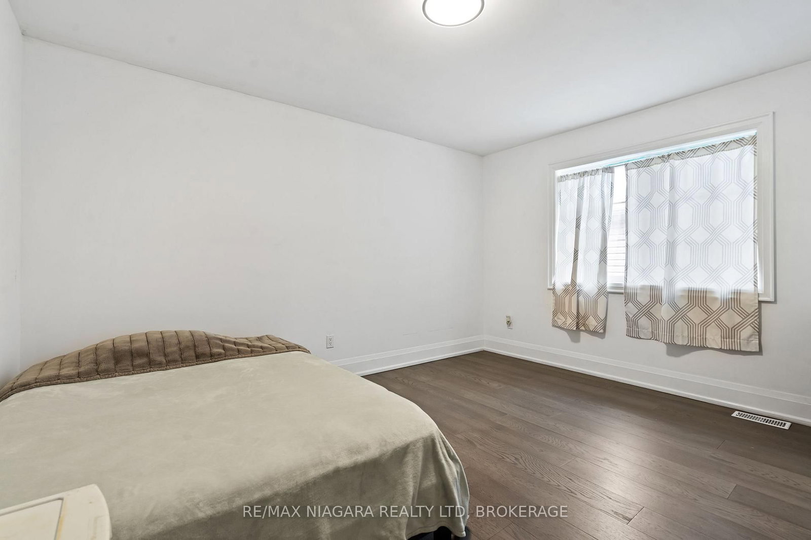 15 Myrtle Street • Pelham, ON photo 16