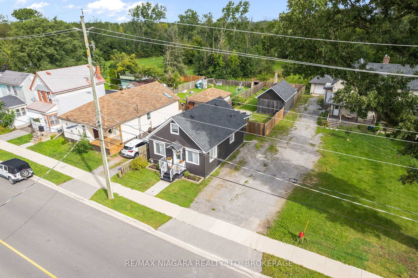 155 Broadway Street • Welland, ON photo 28
