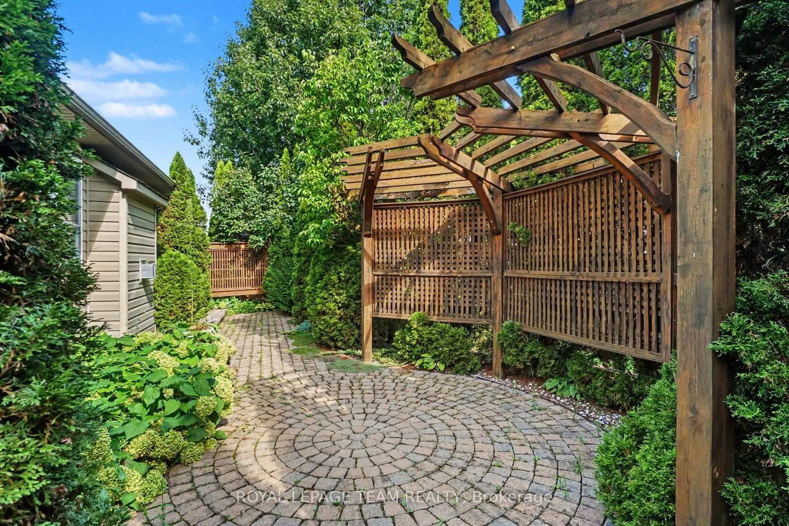 120 Vaughan Street • Almonte, ON photo 34