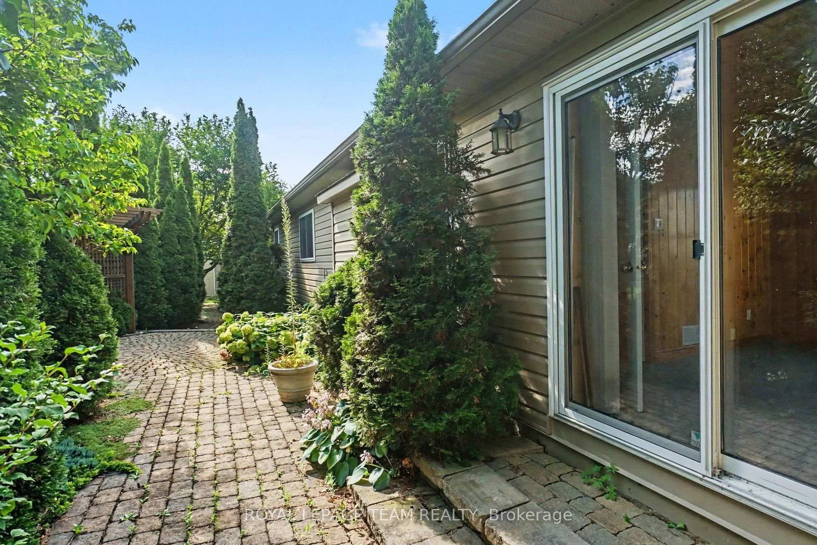 120 Vaughan Street • Almonte, ON photo 39