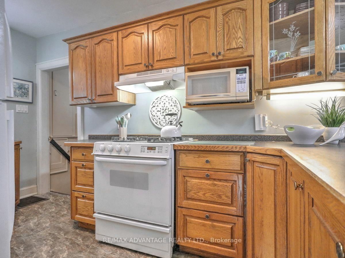 232 Edward Street • London South, ON photo 17