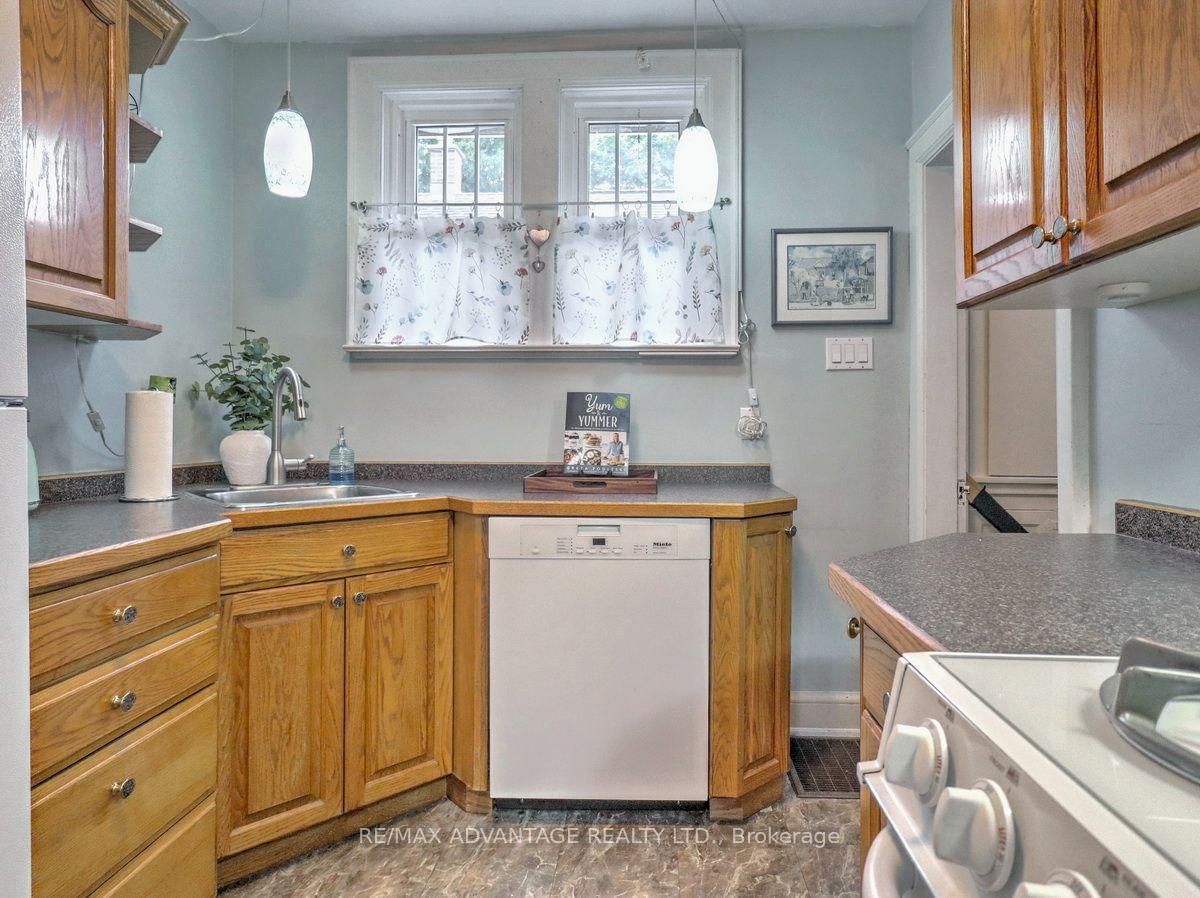 232 Edward Street • London South, ON photo 18