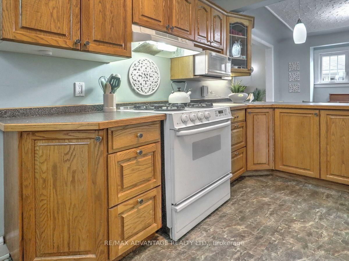 232 Edward Street • London South, ON photo 20