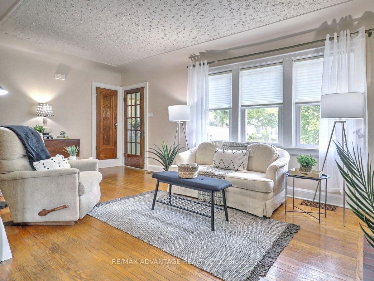 232 Edward Street • London South, ON photo 8