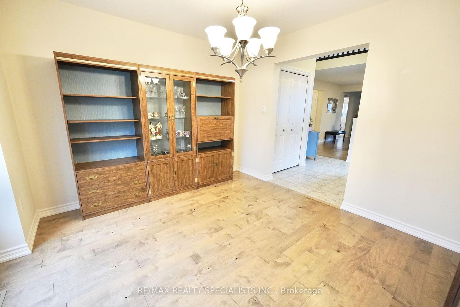 92 ABERDEEN Street • Centre Wellington, ON photo 5