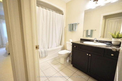 92 ABERDEEN Street • Centre Wellington, ON photo 8