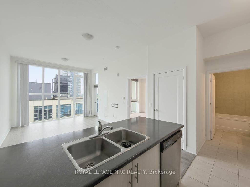 16 Concord Place • #632 • Grimsby, ON photo 15