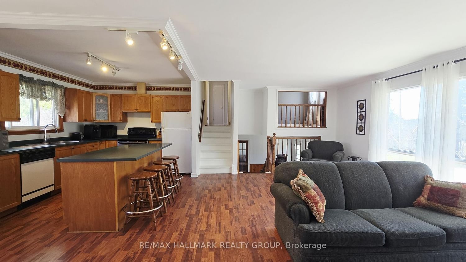 4318 Stonecrest Road • Ottawa, ON photo 10