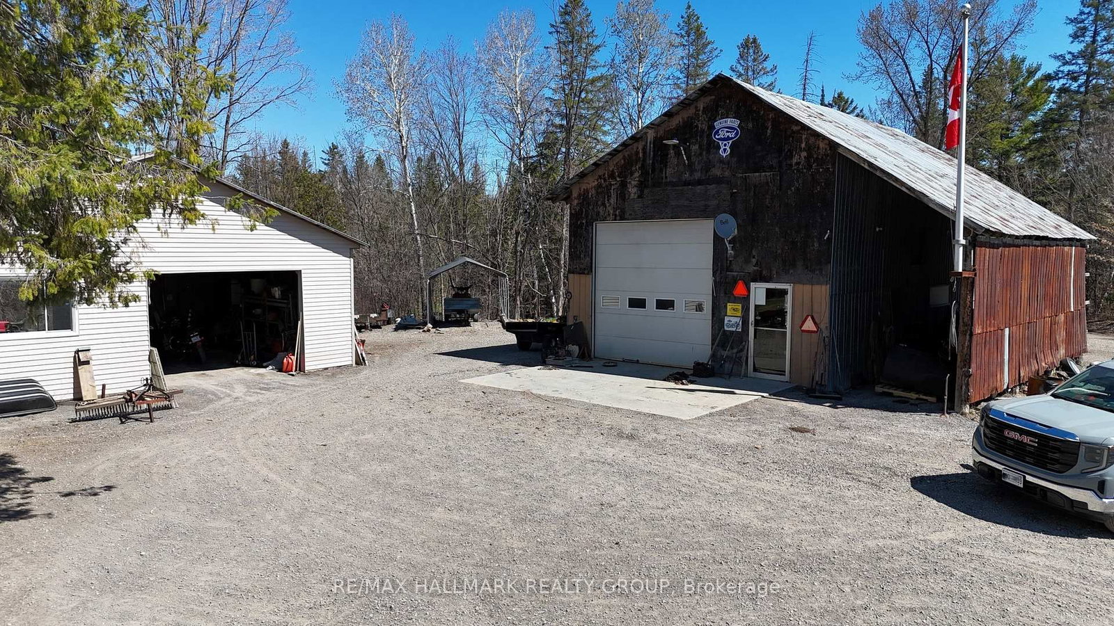 4318 Stonecrest Road • Ottawa, ON photo 3