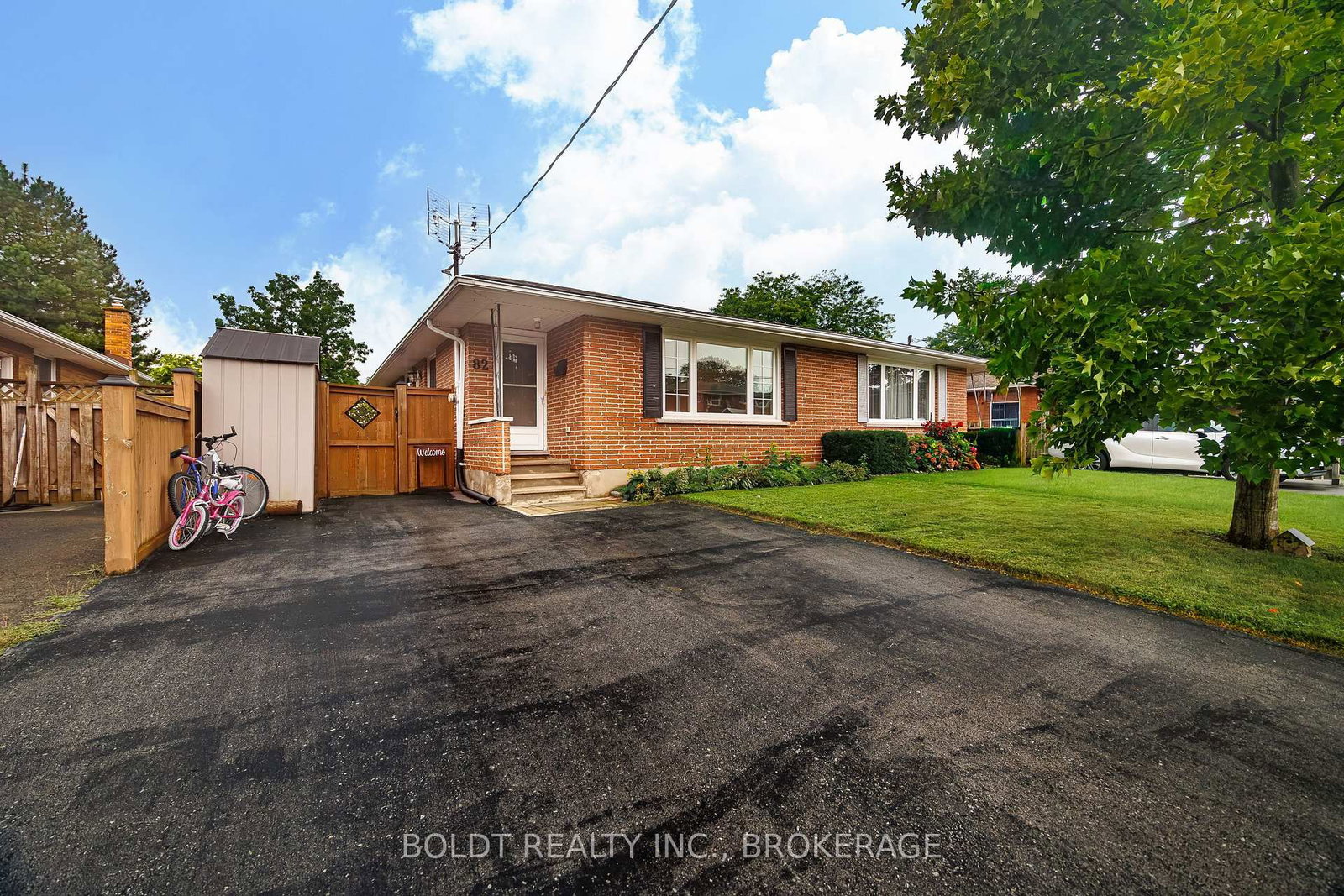 82 Wildwood Road • St. Catharines, ON photo 1