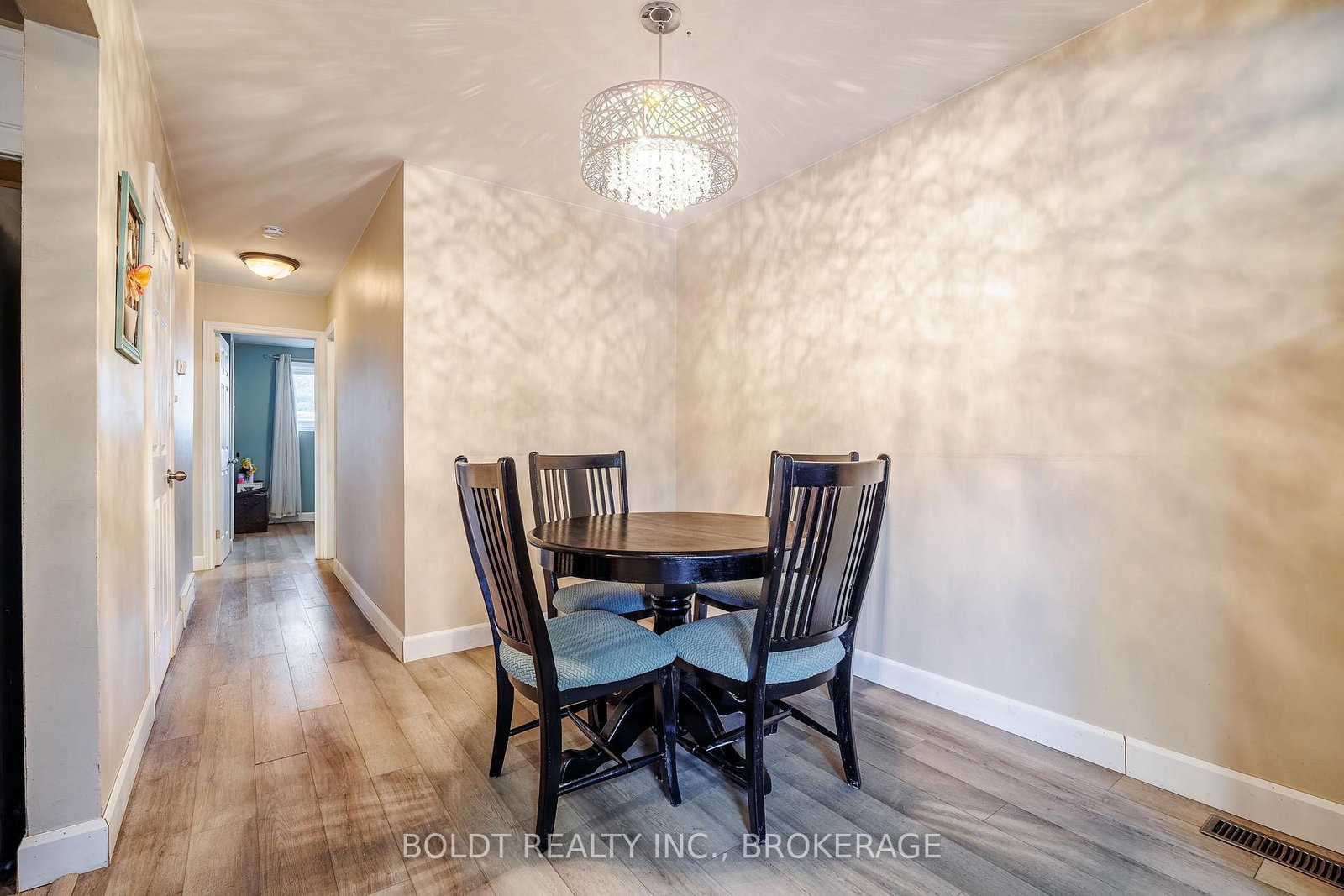 82 Wildwood Road • St. Catharines, ON photo 5