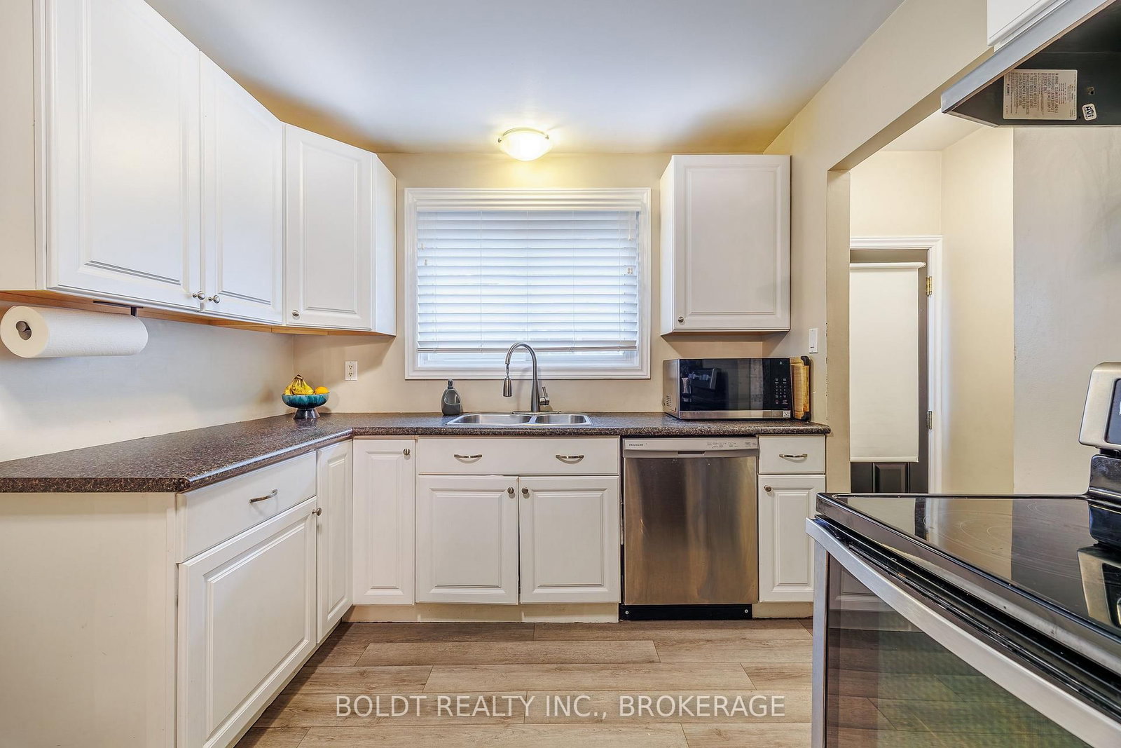 82 Wildwood Road • St. Catharines, ON photo 8