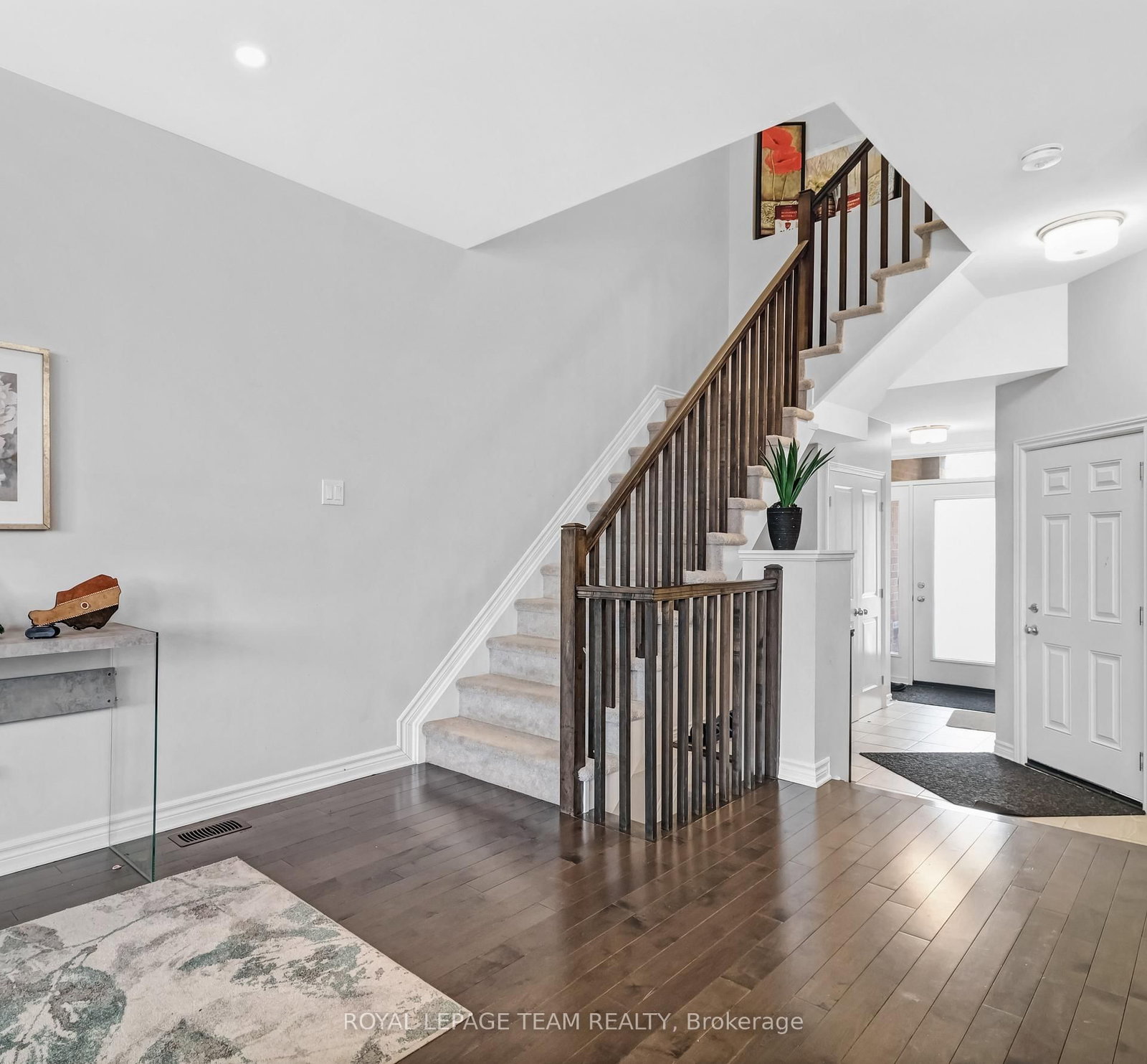 310 Kanashtage Terrace • Ottawa, ON photo 11