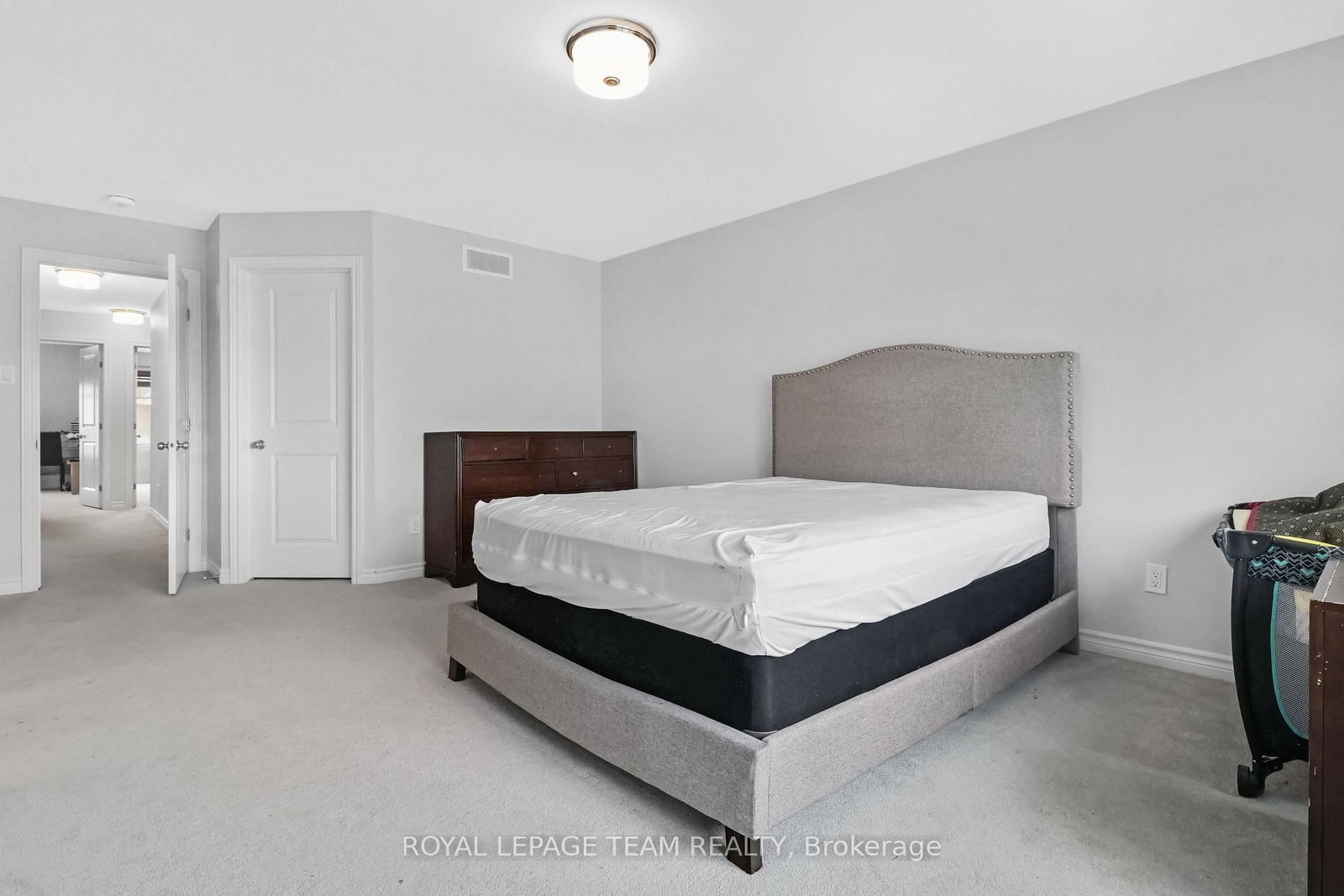 310 Kanashtage Terrace • Ottawa, ON photo 14