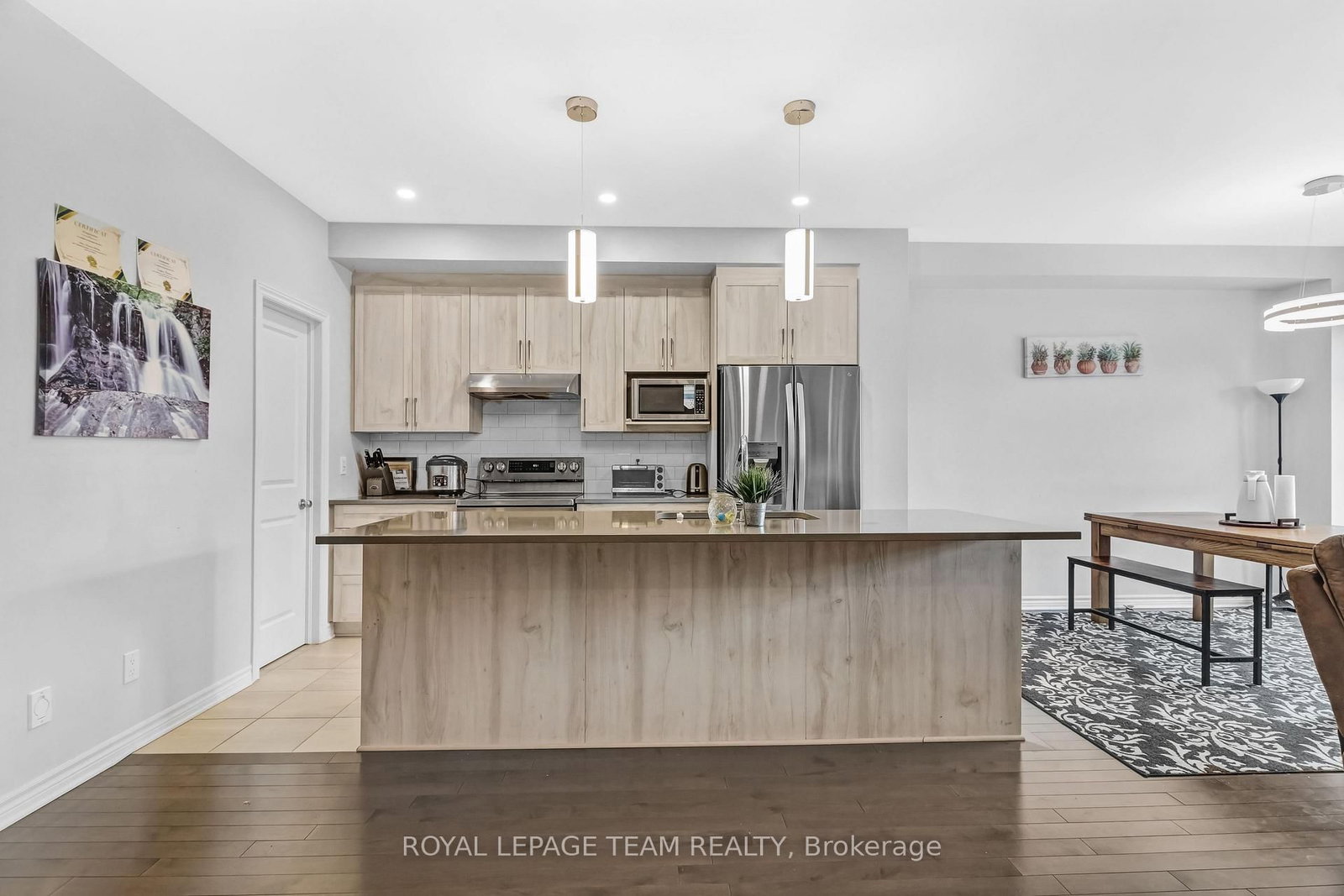 310 Kanashtage Terrace • Ottawa, ON photo 5