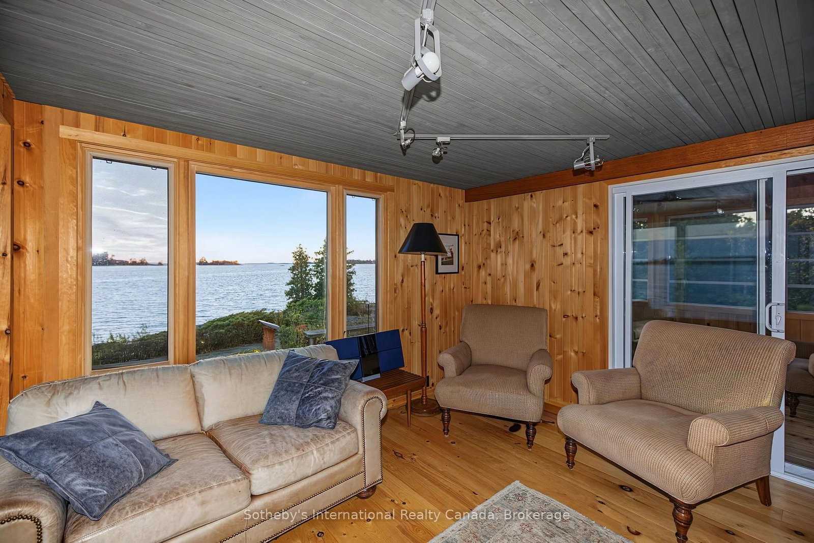 1 ISLAND 352C • Carling, ON photo 12