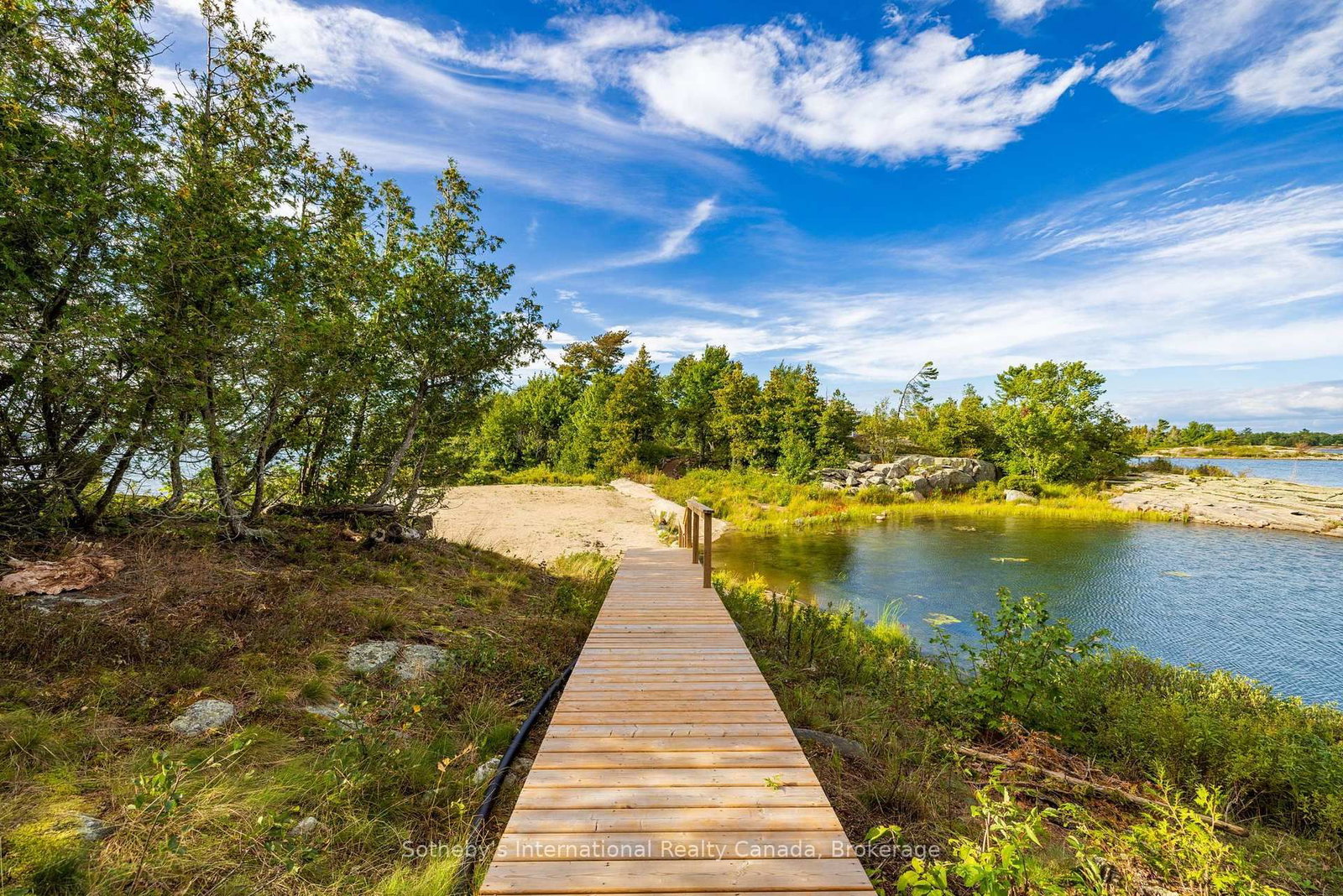 1 ISLAND 352C • Carling, ON photo 8