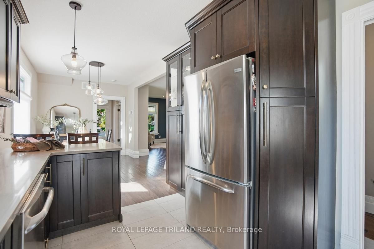 574 Princess Avenue • London East, ON photo 12