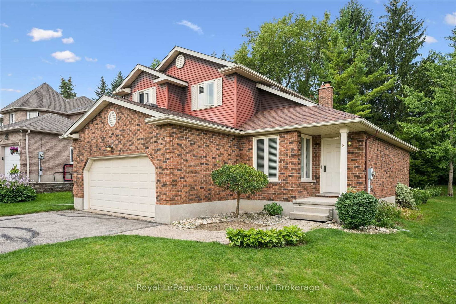 8 MOLLISON Court • Guelph, ON photo 2