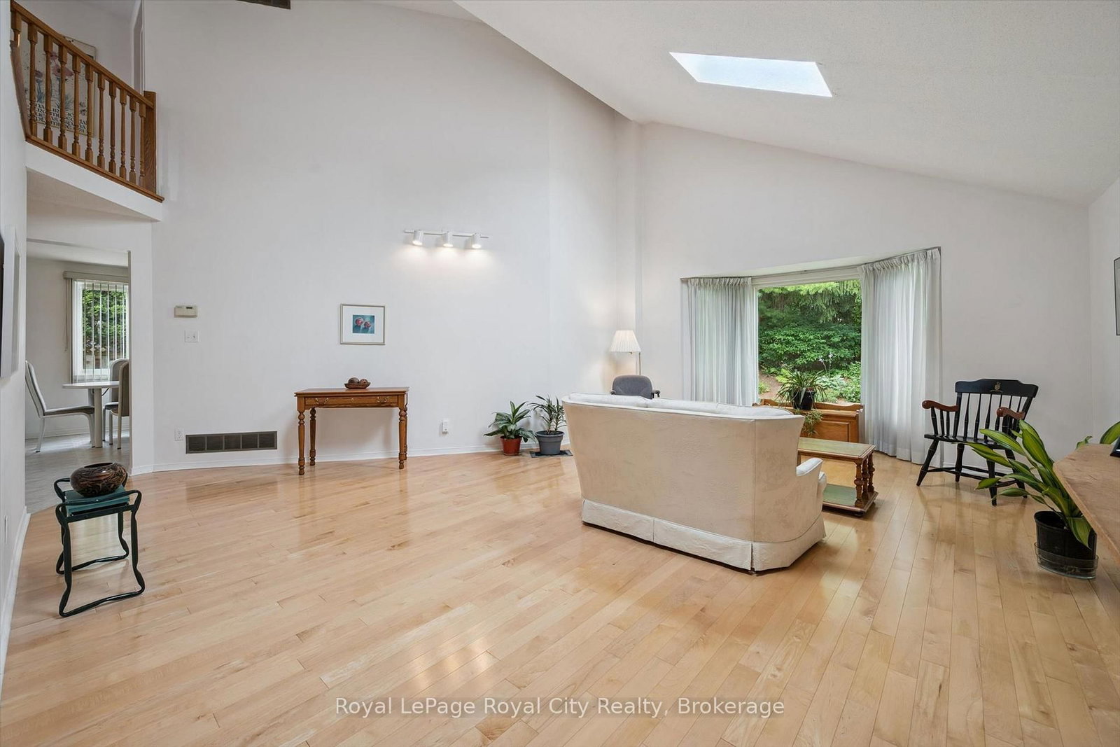 8 MOLLISON Court • Guelph, ON photo 8