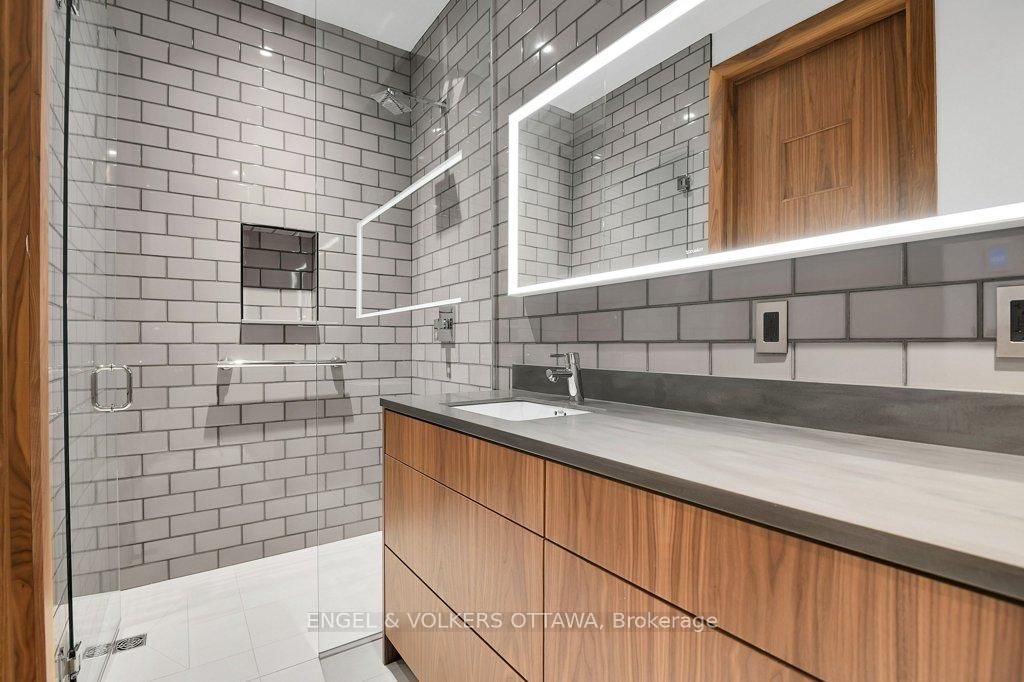 135 Barrette Street • #PH4 • Ottawa, ON photo 21