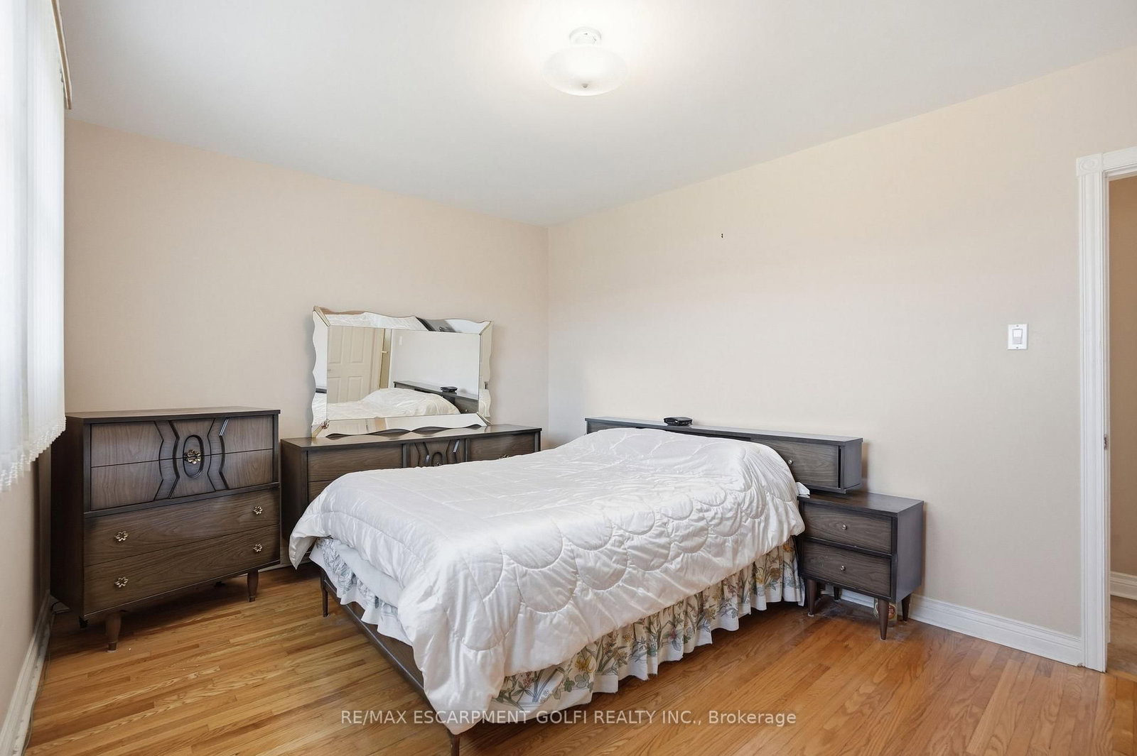 18 Pleasant Avenue • Hamilton, ON photo 13