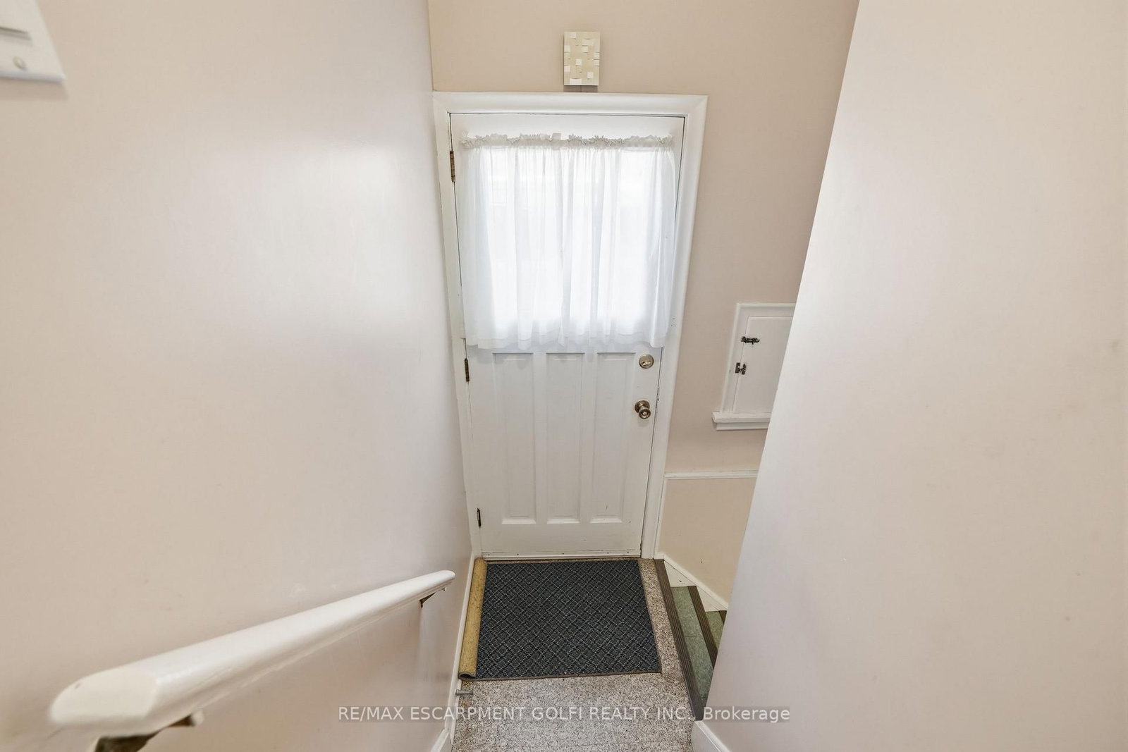 18 Pleasant Avenue • Hamilton, ON photo 15