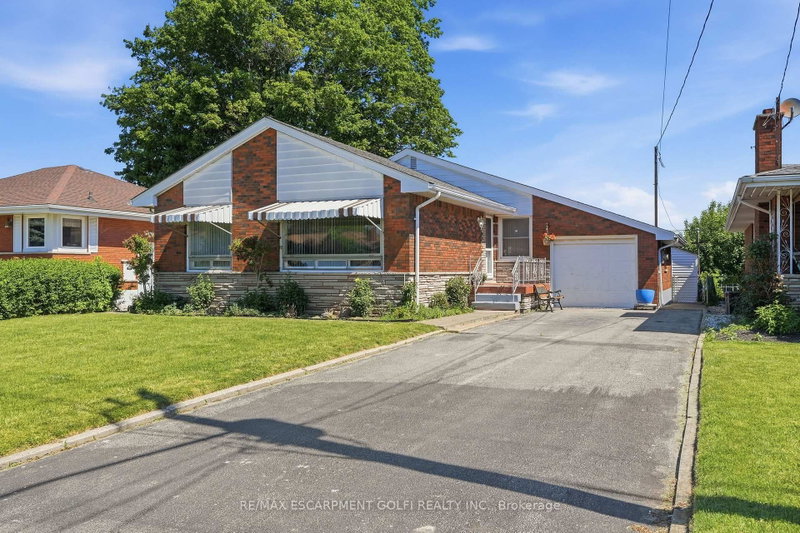 18 Pleasant Avenue