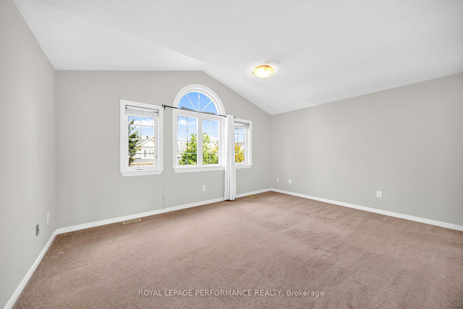 593 PINAWA Circle • Ottawa, ON photo 24