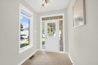 593 PINAWA Circle • Ottawa, ON photo 3