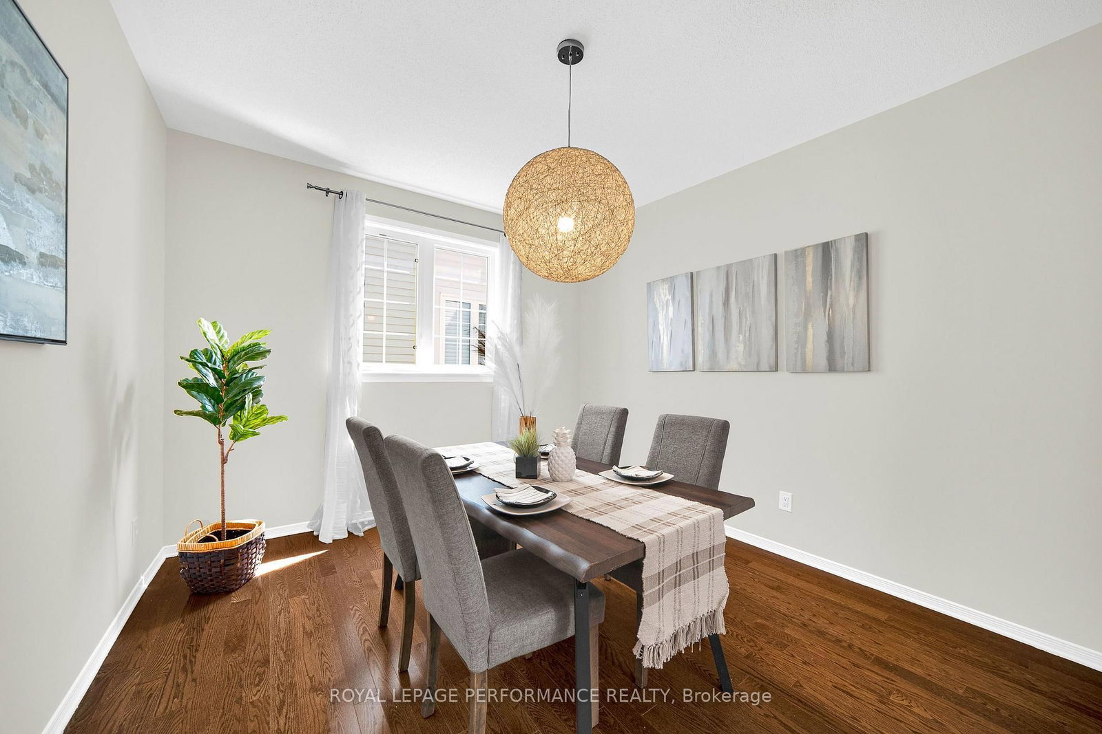593 PINAWA Circle • Ottawa, ON photo 5