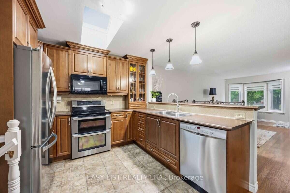 1234 Thistledown Avenue • Sarnia, ON photo 8