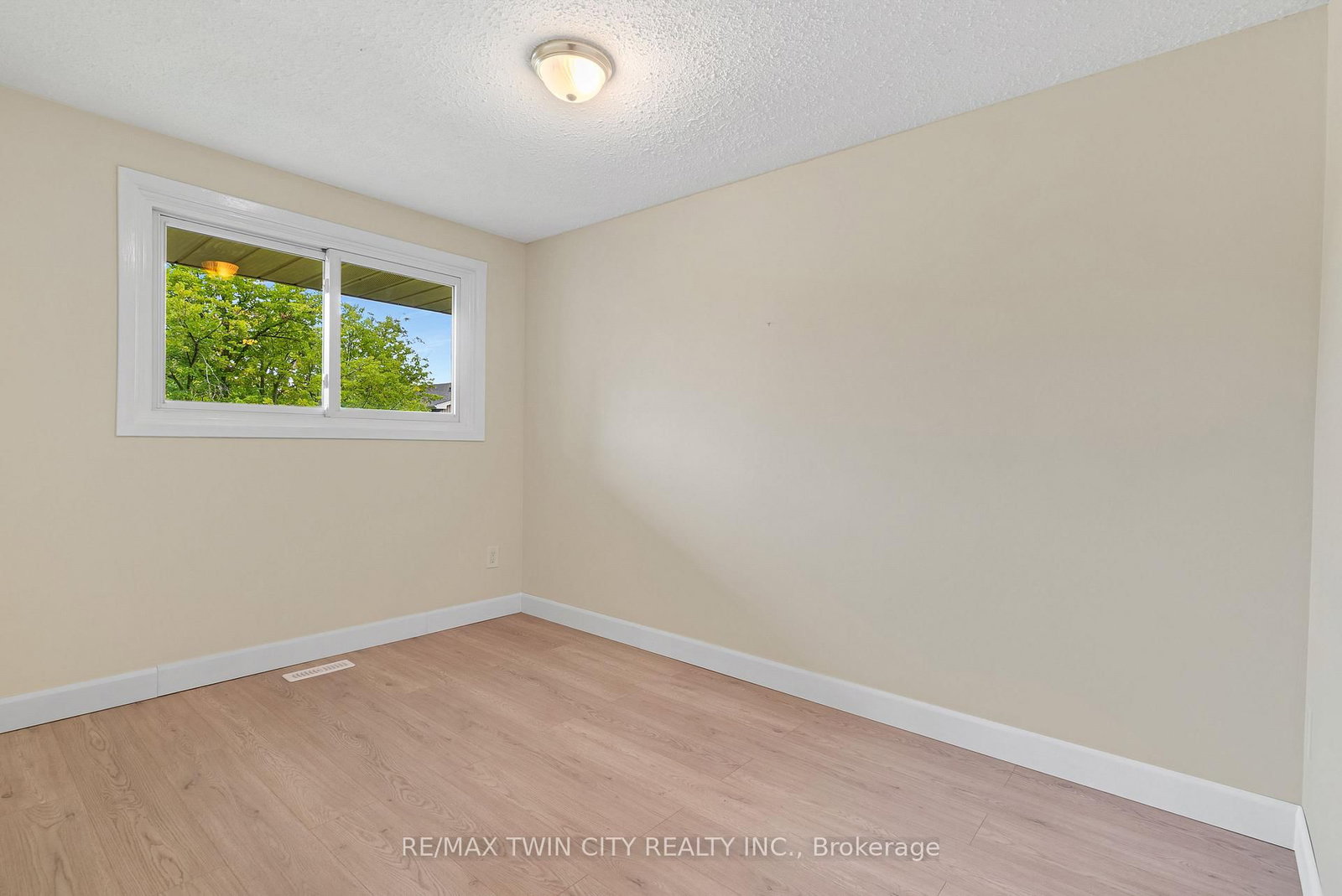 25 Upper Canada Drive • #23 • Kitchener, ON photo 23