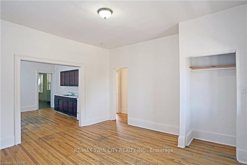 116 Weber Street E