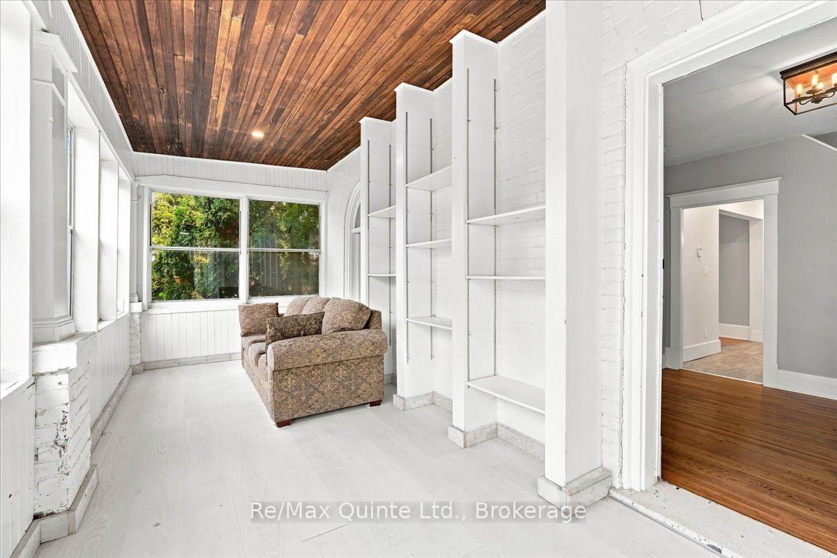 95 Victoria Avenue • Belleville, ON photo 4