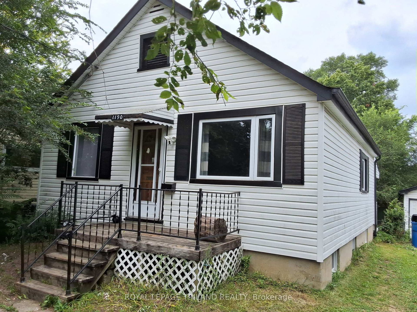 1190 Huron Street • London East, ON photo 1