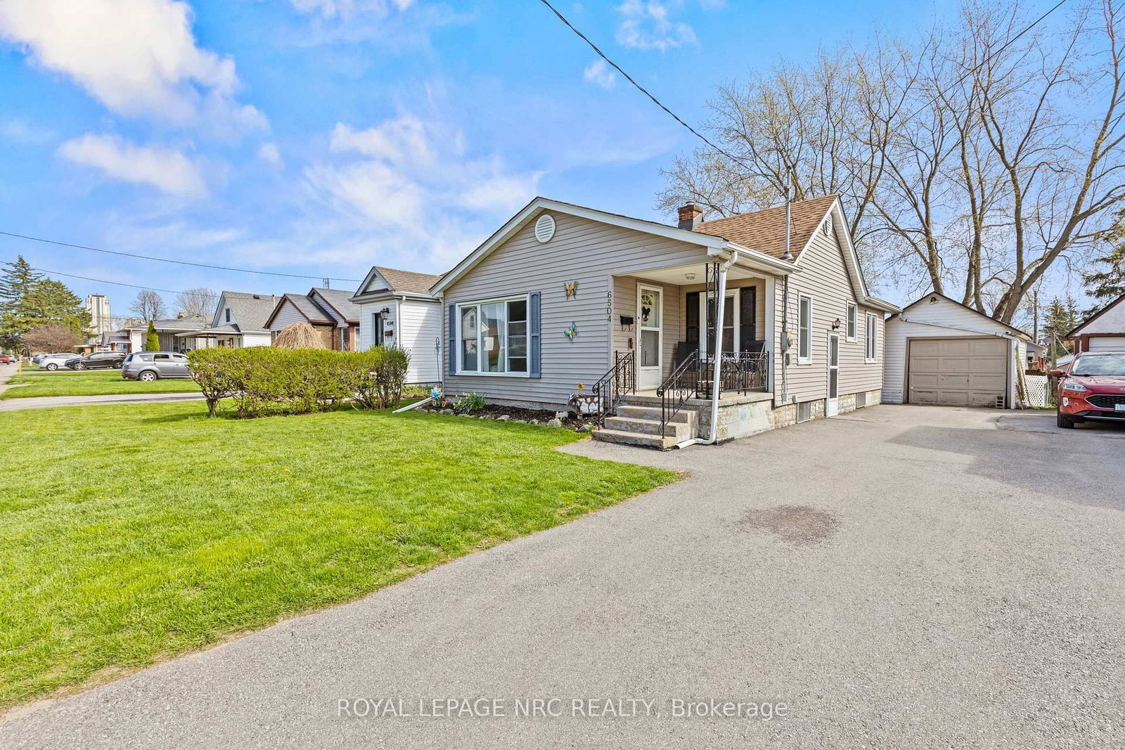6504 Monroe Street • Niagara Falls, ON photo 1