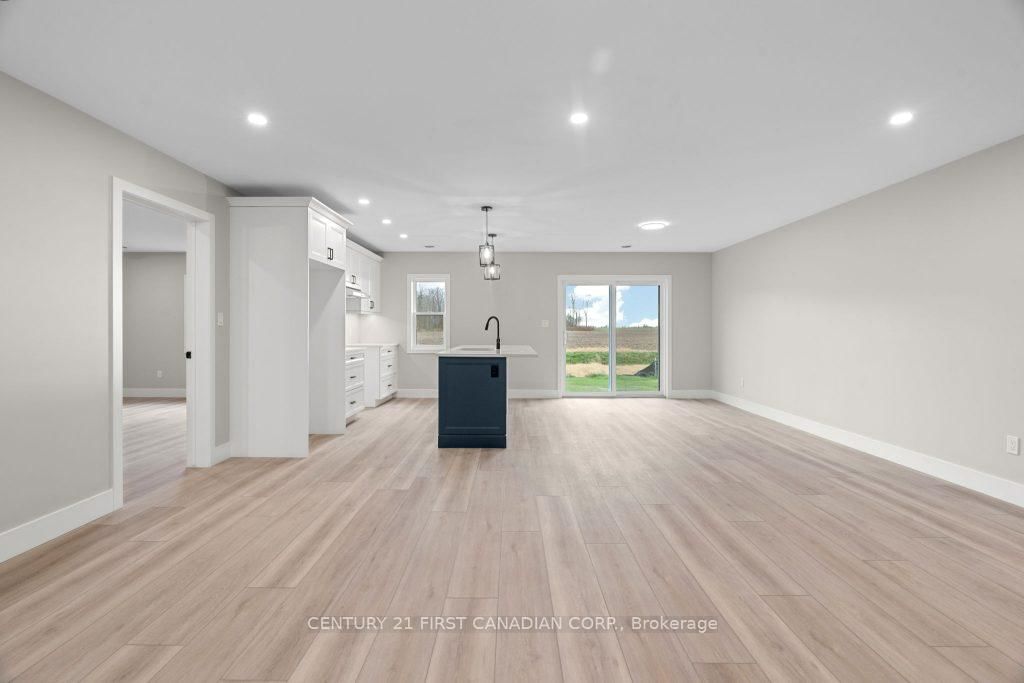 91 Victoria Avenue E • South Huron, ON photo 10