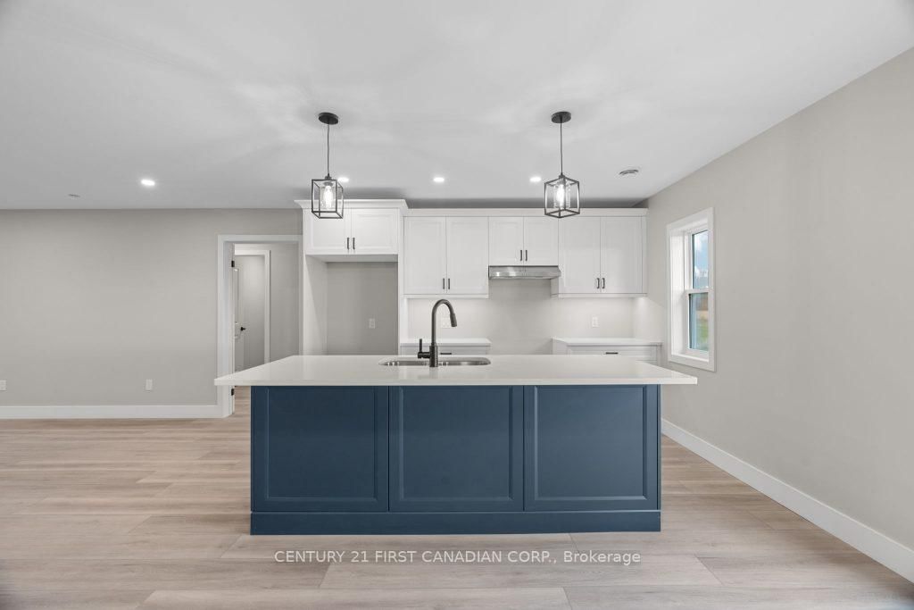 91 Victoria Avenue E • South Huron, ON photo 13