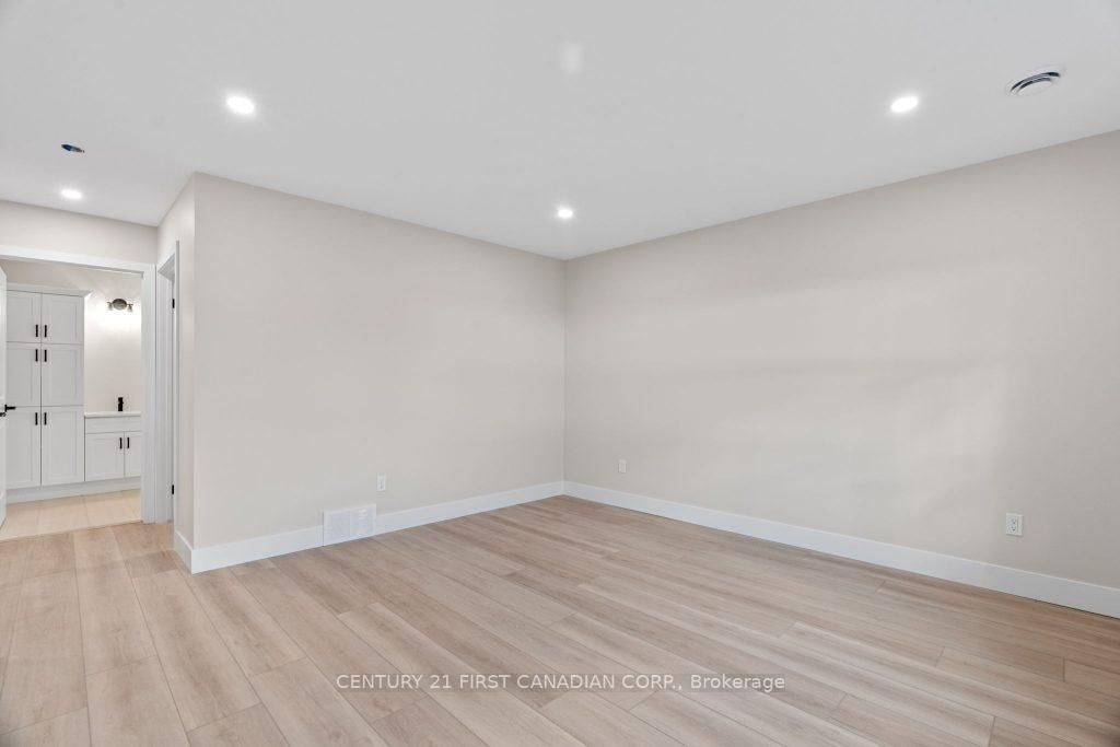 91 Victoria Avenue E • South Huron, ON photo 19
