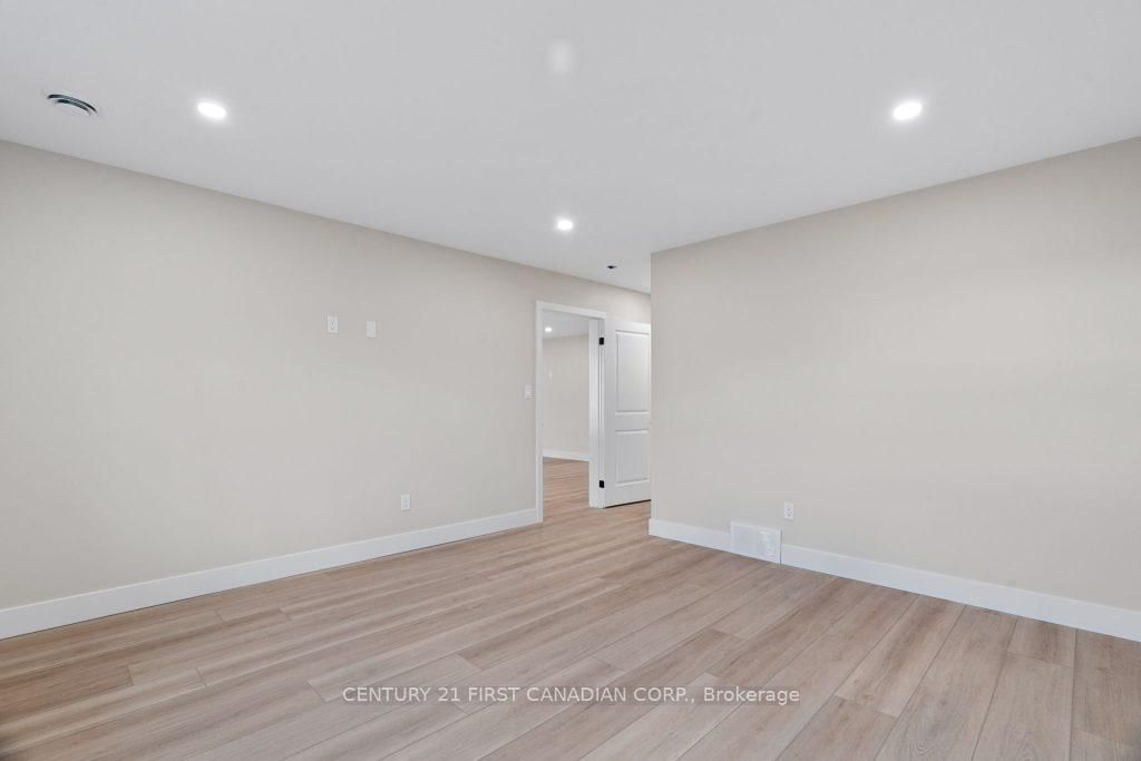 91 Victoria Avenue E • South Huron, ON photo 20