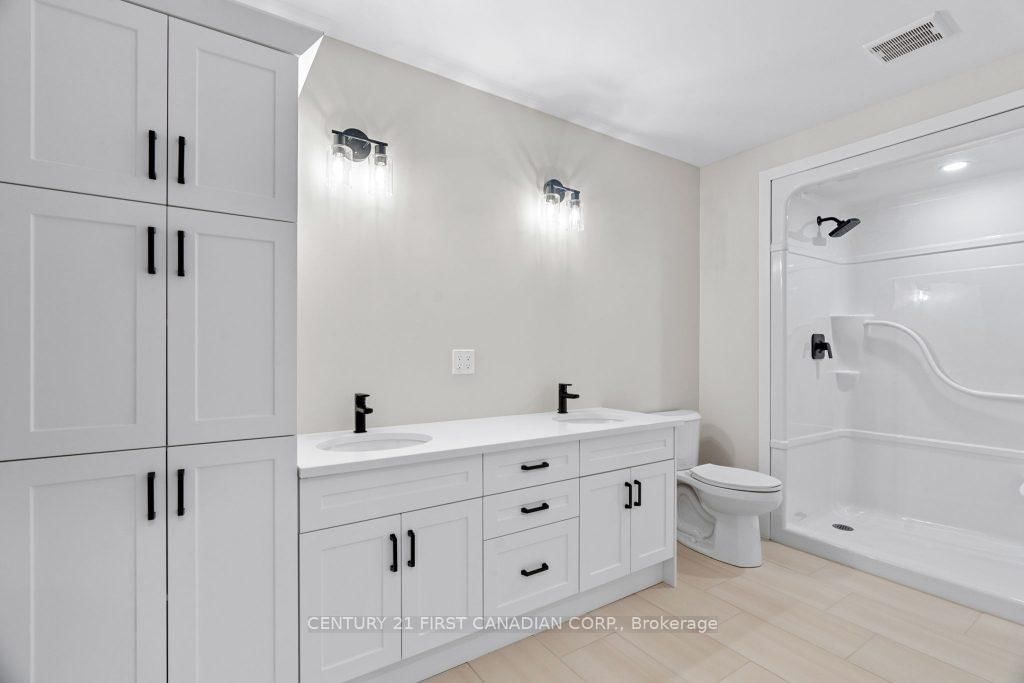 91 Victoria Avenue E • South Huron, ON photo 21