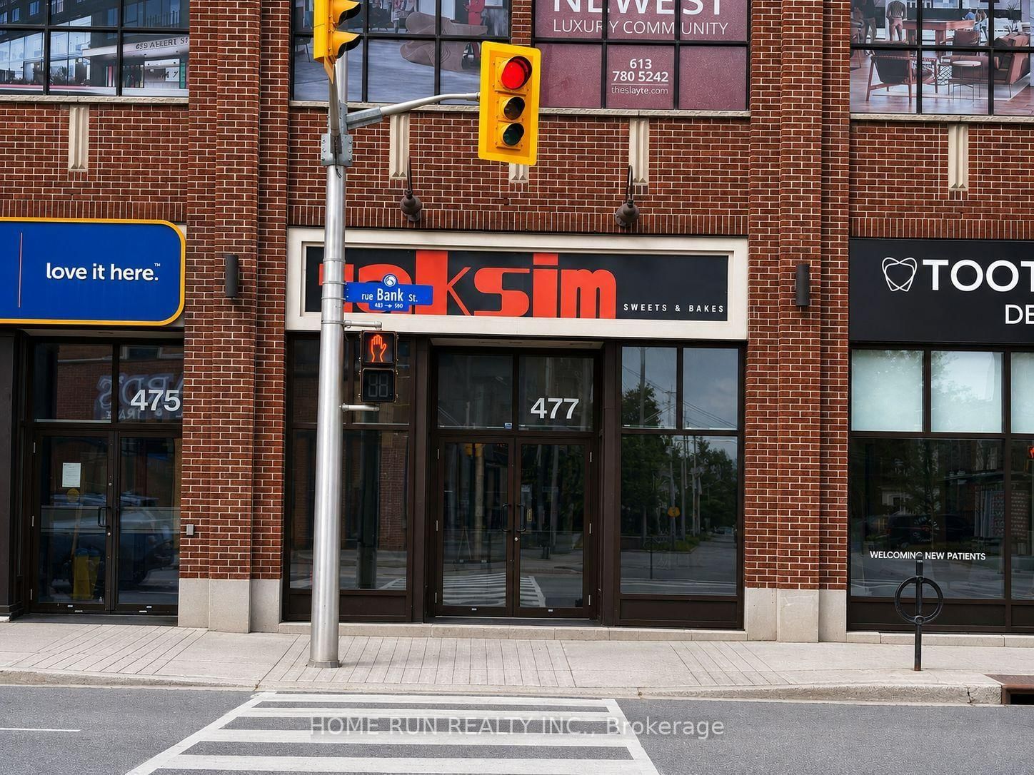 Front view of 477 Bank Street, Ottawa