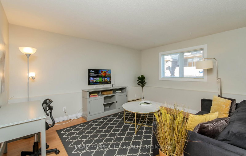 A - 276 CARRUTHERS Avenue